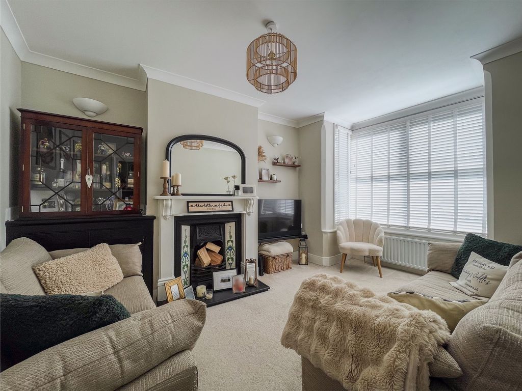 Property photo 2 of 13 4490865