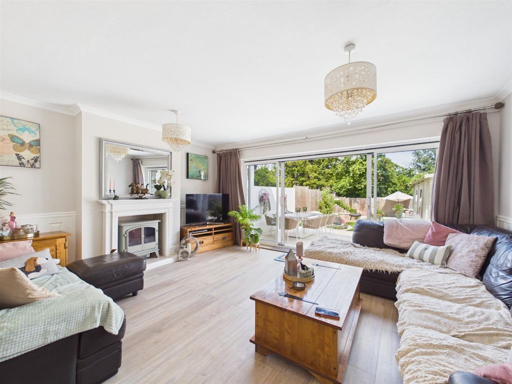 Property photo 1 of 24 Cam01563G0-Pr0287-Still005.Jpg