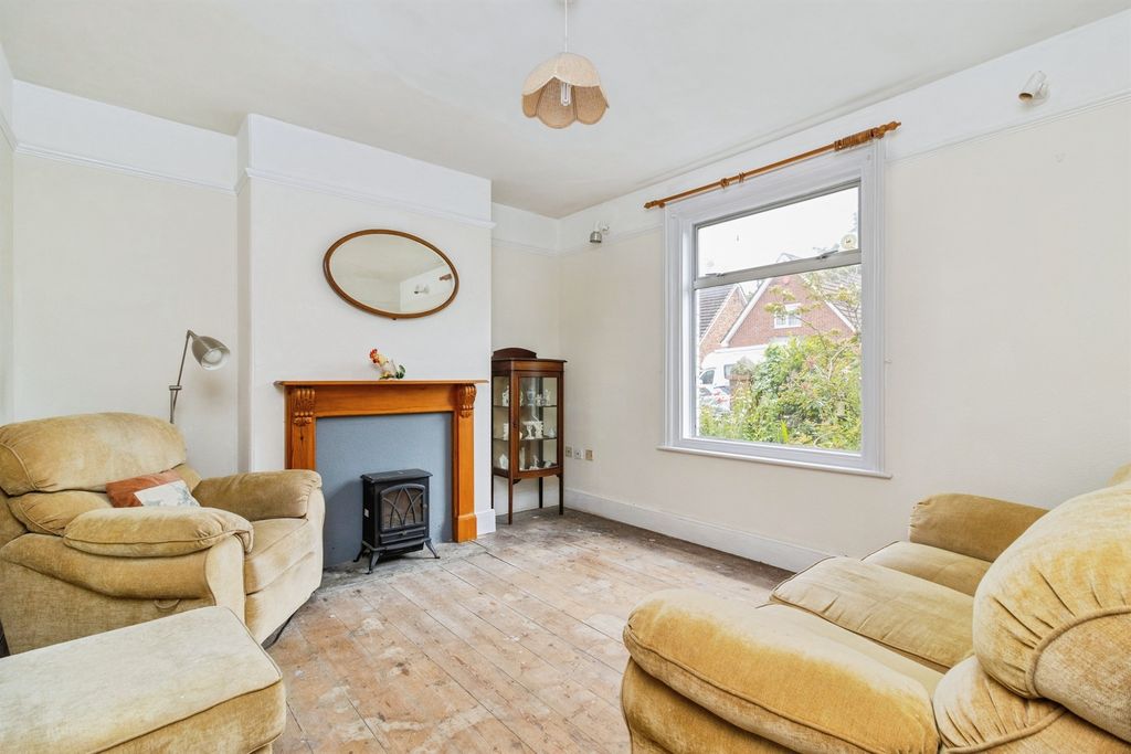 Property photo 3 of 14