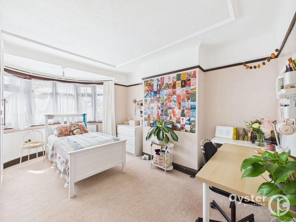 Property photo 3 of 18 Bedroom 1