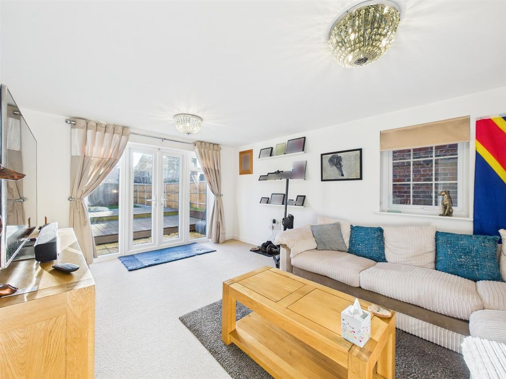 Property photo 3 of 33