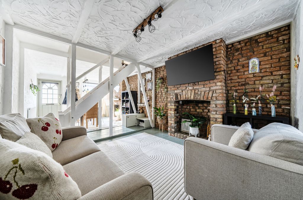 Property photo 2 of 20 1422087-19-69A6d5...