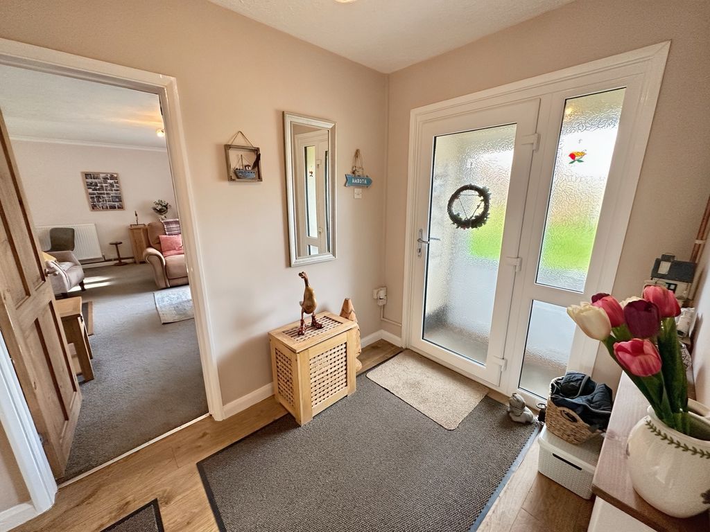 Property photo 3 of 16 Hallway