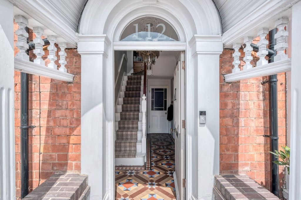 Property photo 2 of 30