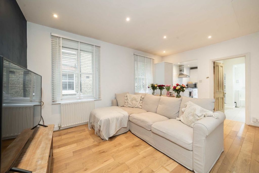 Property photo 2 of 6