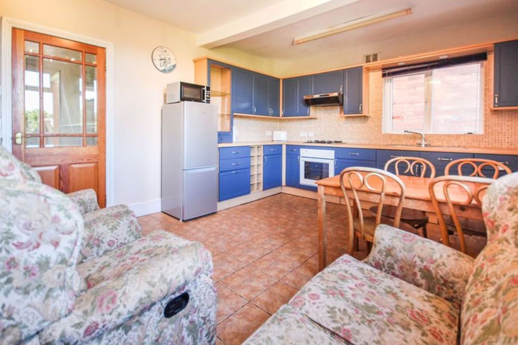 Property photo 3 of 12 Photo 10
