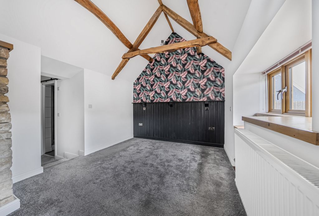 Property photo 3 of 19 Picture 3