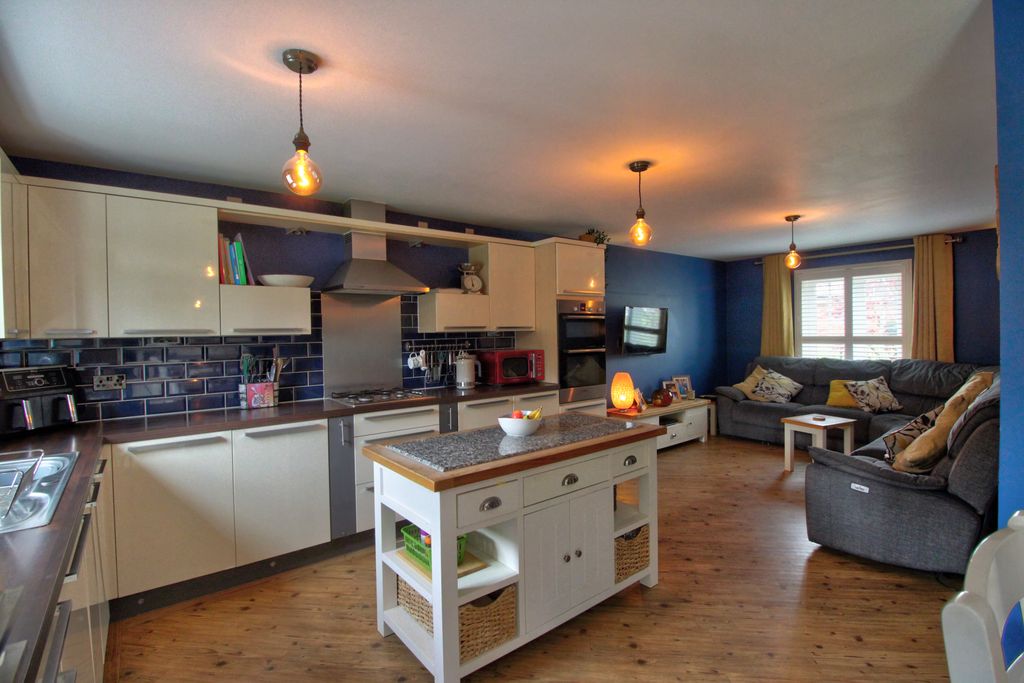 Property photo 3 of 36 Img_2710_1_2_Realistic