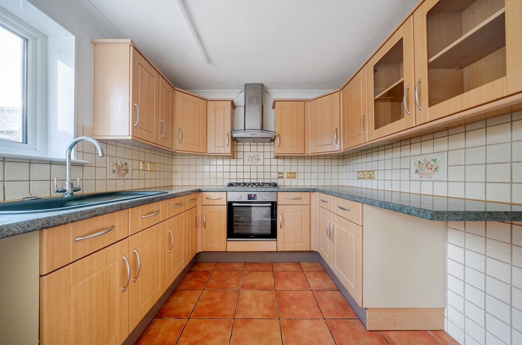 Property photo 2 of 20 1395457-17-695d17...