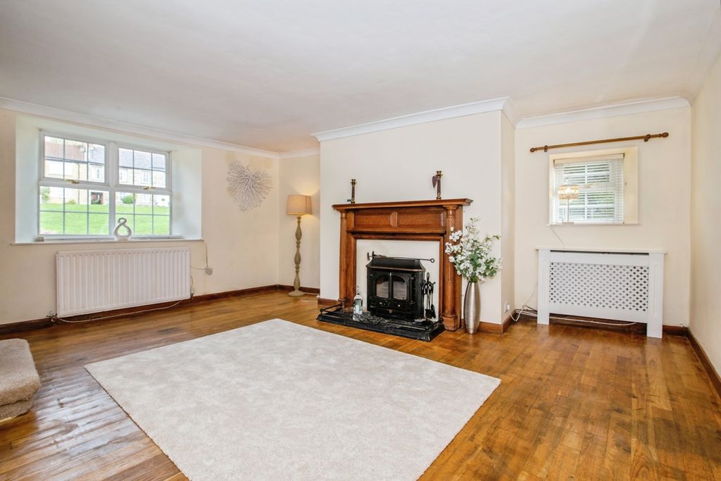 Property photo 3 of 19 Photo