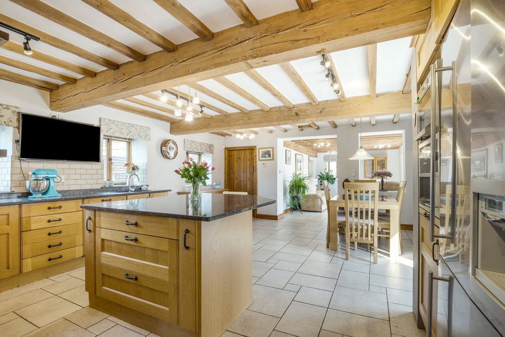 Property photo 2 of 49