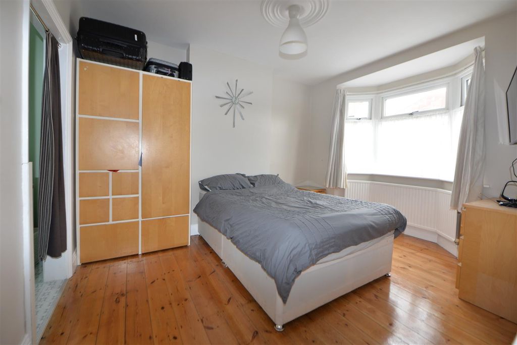 Property photo 3 of 14 Woodfield Way (1).Jpg