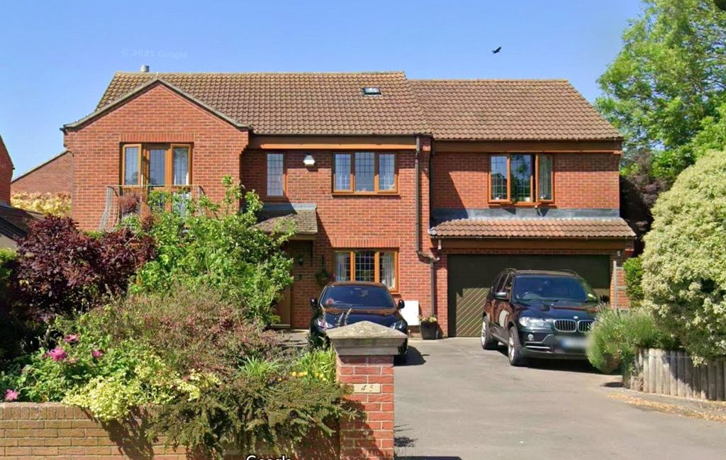 Property photo 1 of 32 Picture No. 01