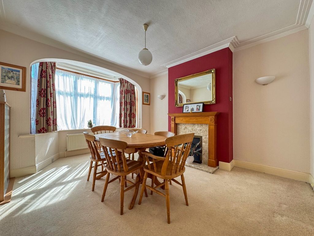 Property photo 3 of 14 4155653