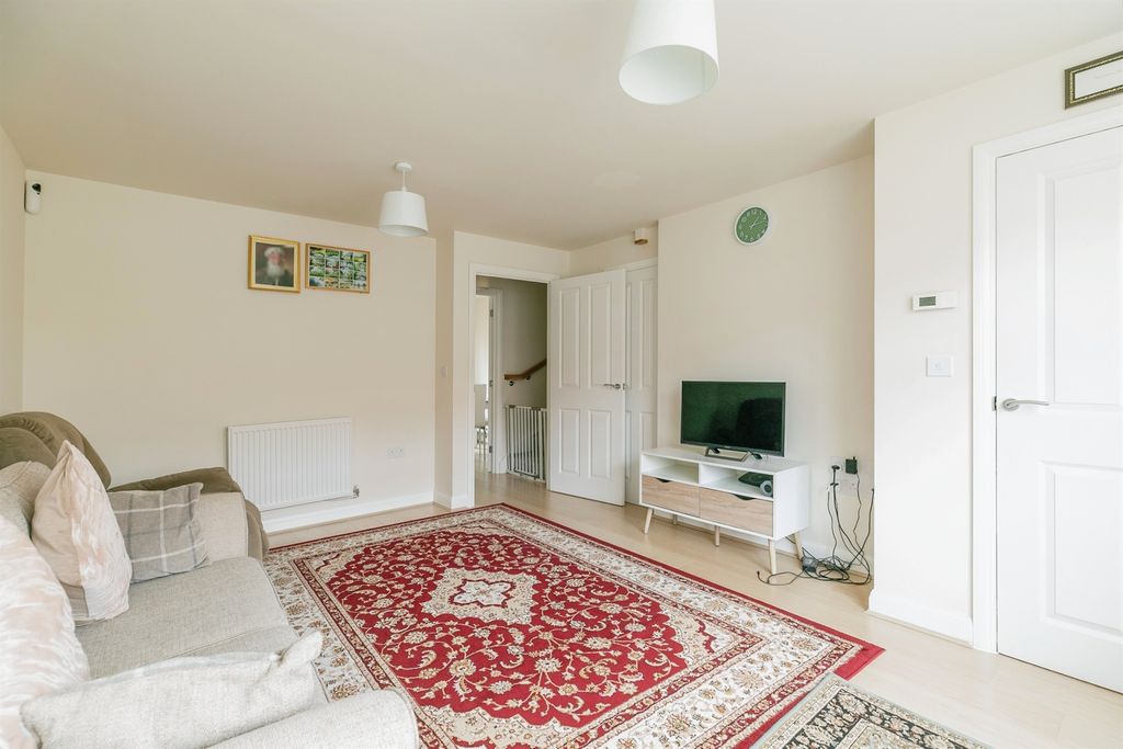 Property photo 2 of 12