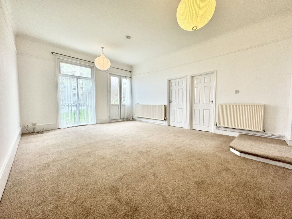 Property photo 2 of 13 Picture 2