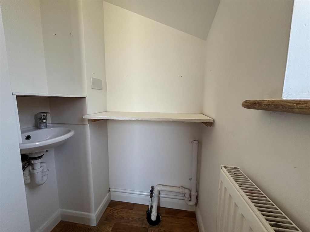 Property photo 3 of 17 4356 Downstairs W.c..Jpg