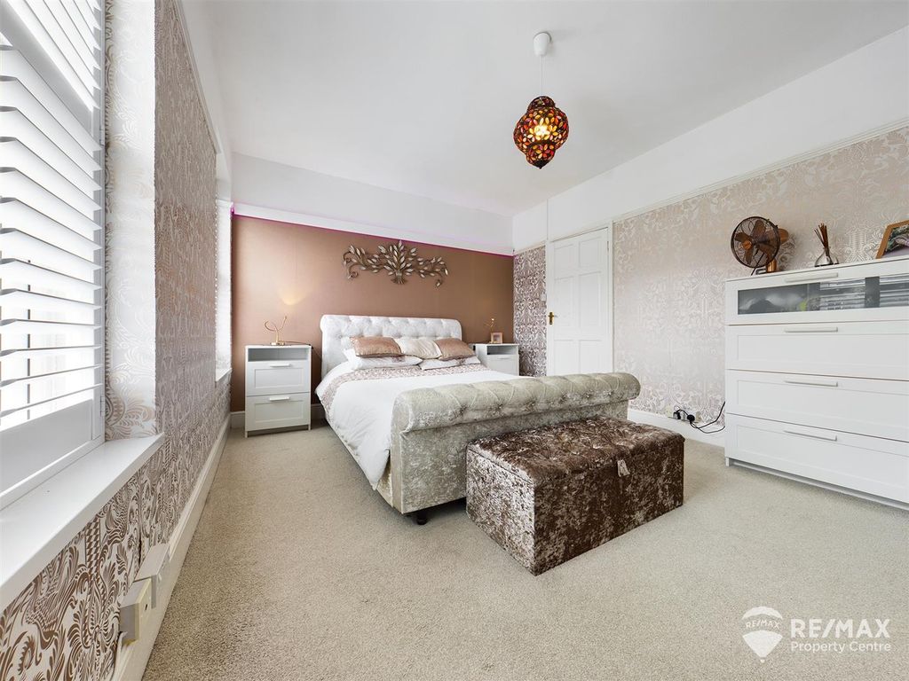 Property photo 3 of 25 Bedroom 1 (2).Jpg