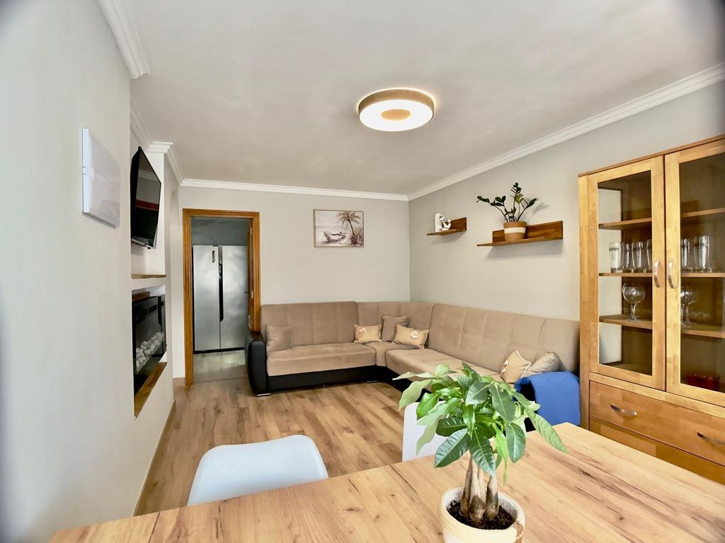 Property photo 2 of 31