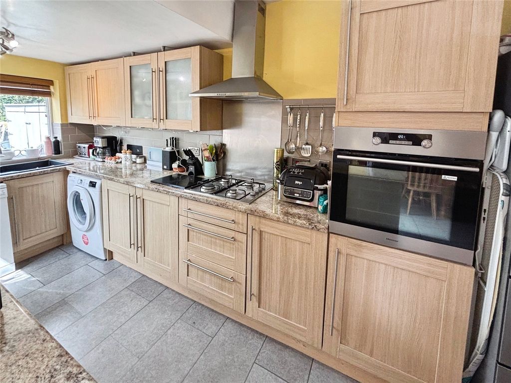 Property photo 2 of 16 Open Plan Kitchen