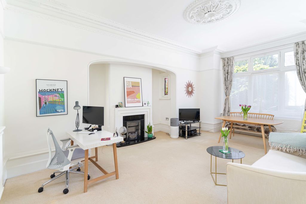 Property photo 1 of 18 Photo 9
