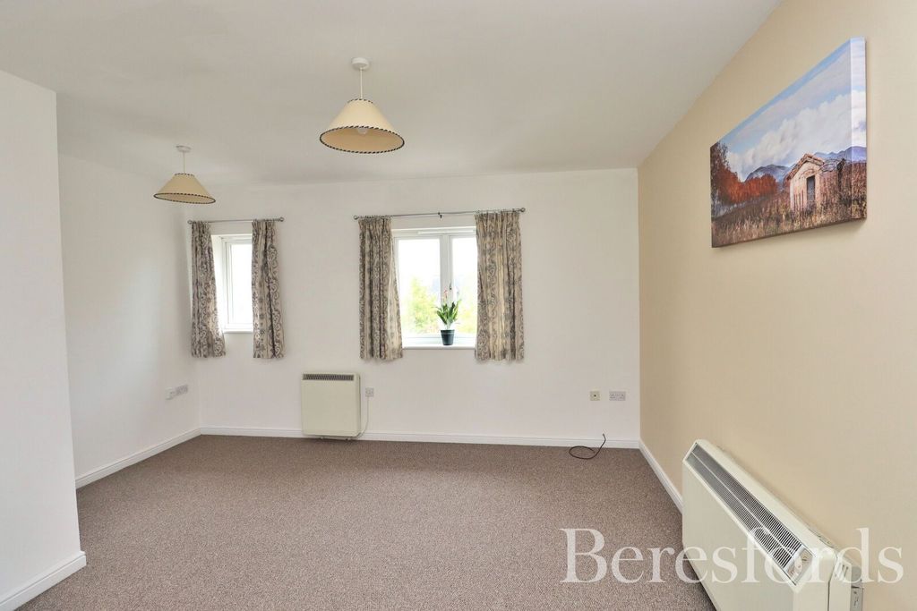 Property photo 2 of 8 Lounge