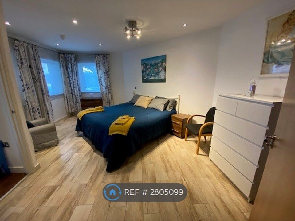 Property photo 1 of 9 Bedroom Downstairs