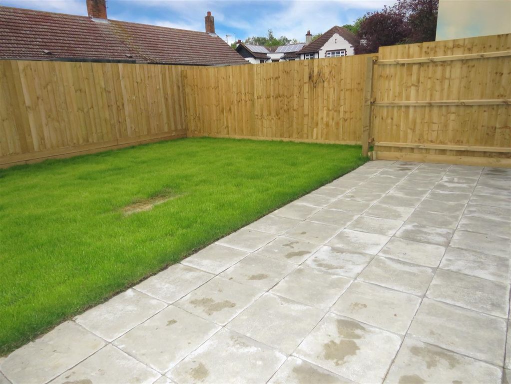 Property photo 2 of 7 Garden