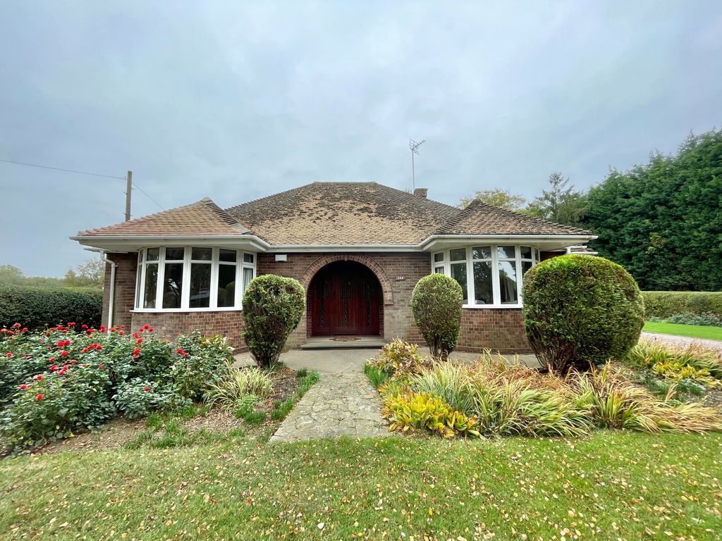 Property photo 2 of 28