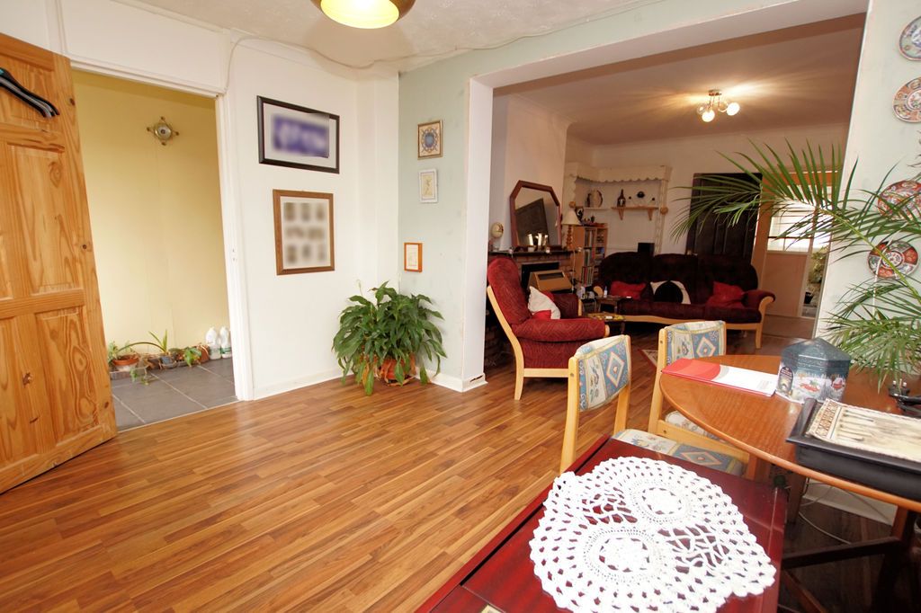 Property photo 2 of 17 Dining Area