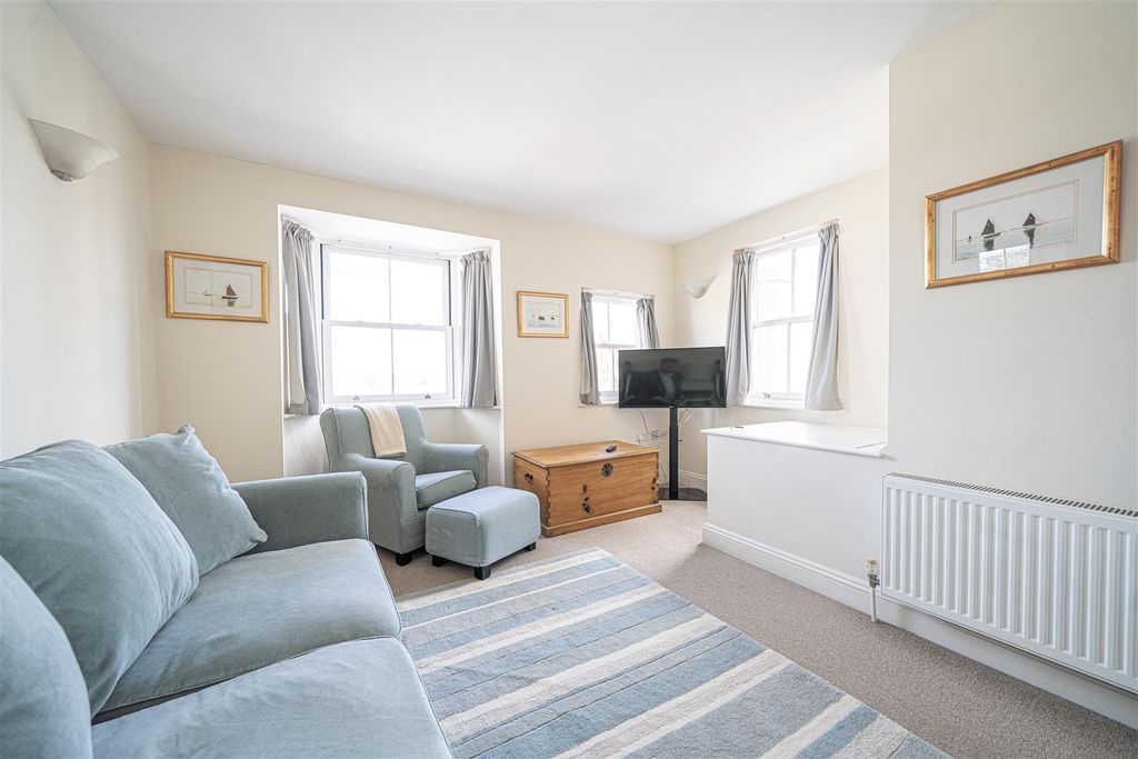 Property photo 3 of 16 Lounge 29Chap.Png