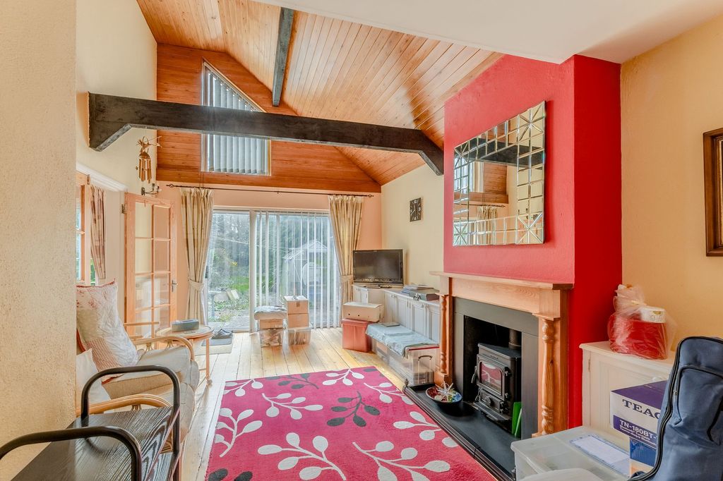 Property photo 2 of 23