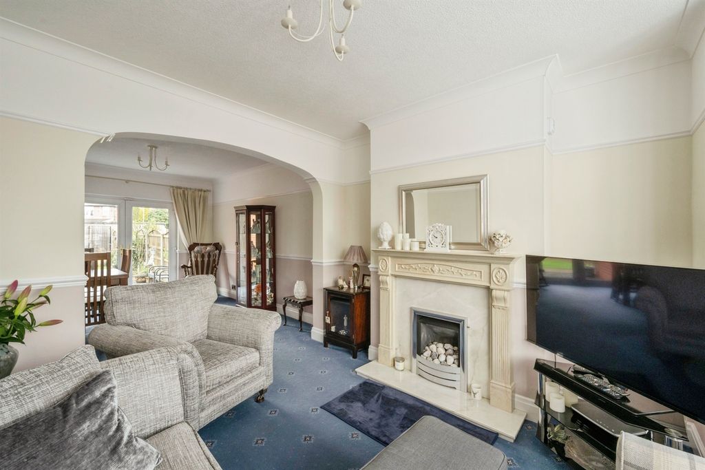 Property photo 2 of 17