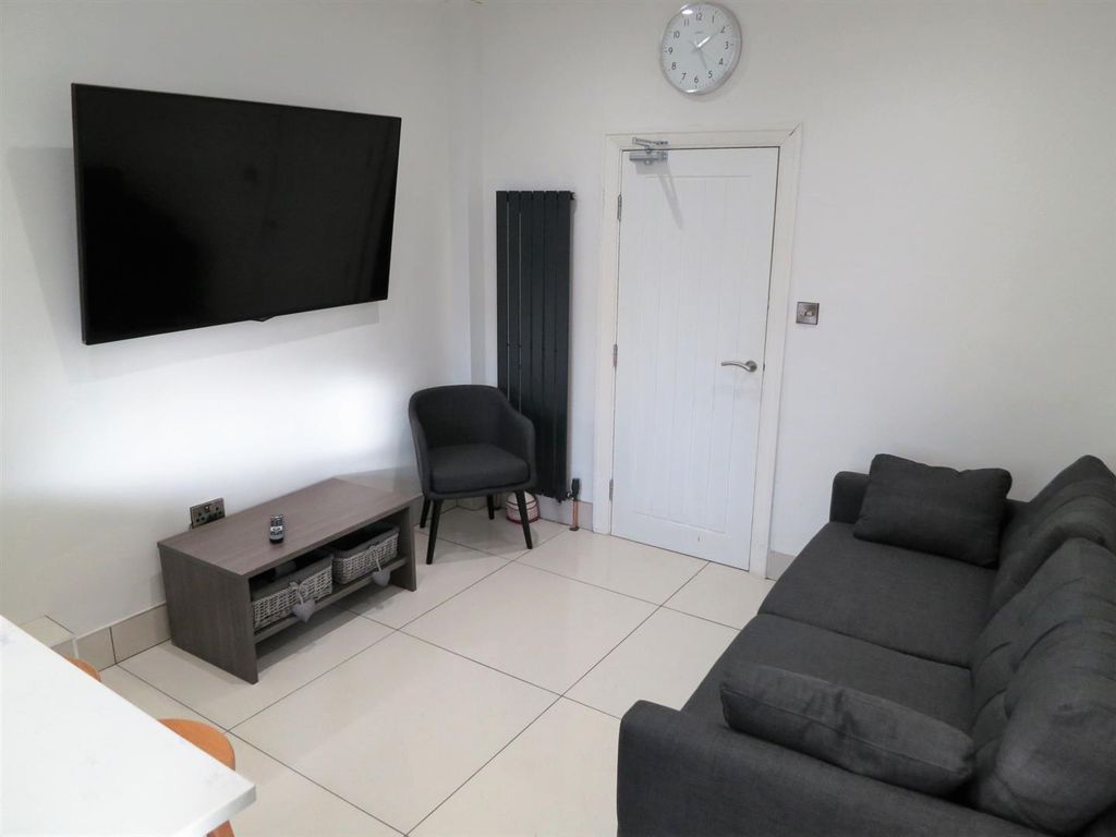 Property photo 1 of 30