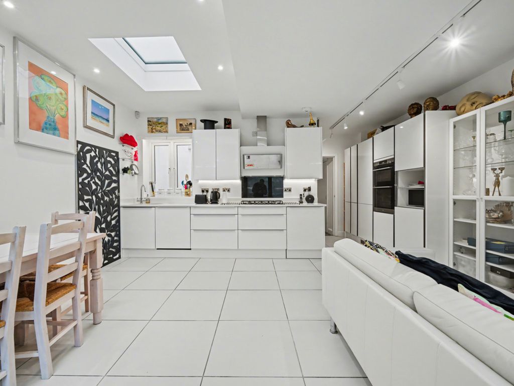 Property photo 3 of 14