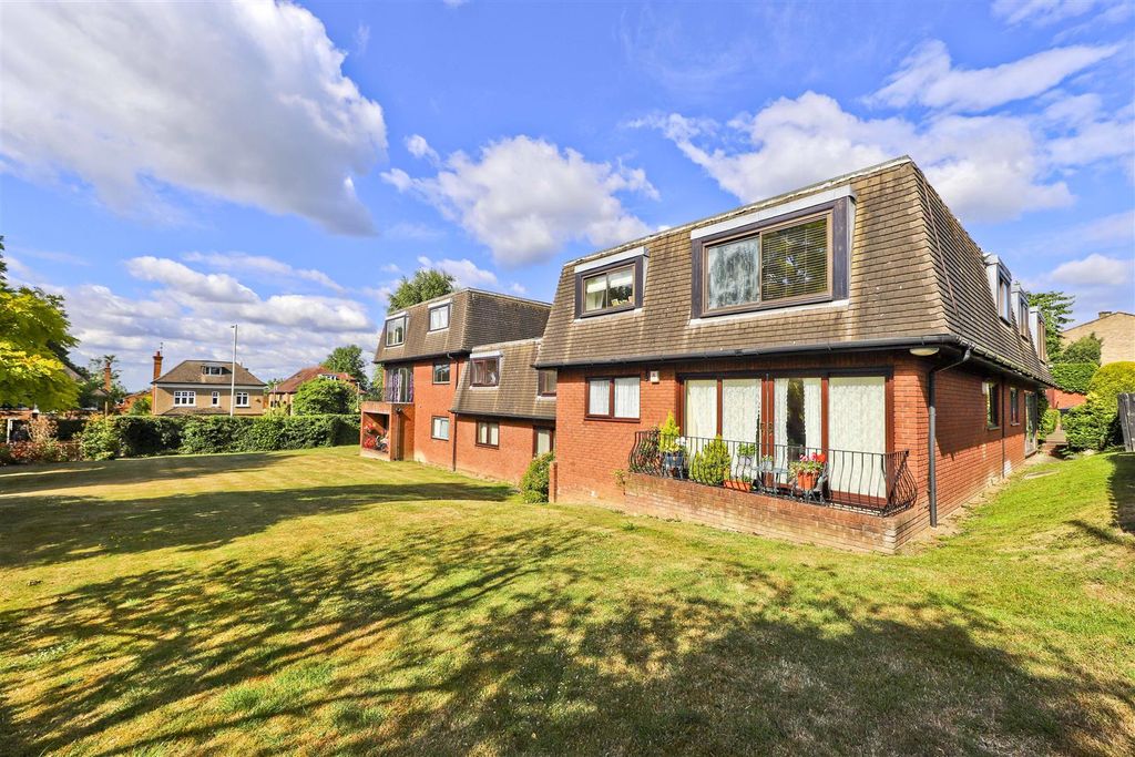 Property photo 1 of 11 External