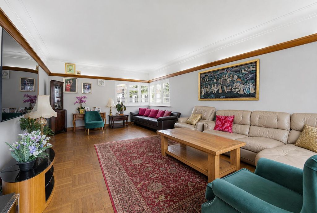 Property photo 2 of 19 649A Gwr Lounge 2.Jpg