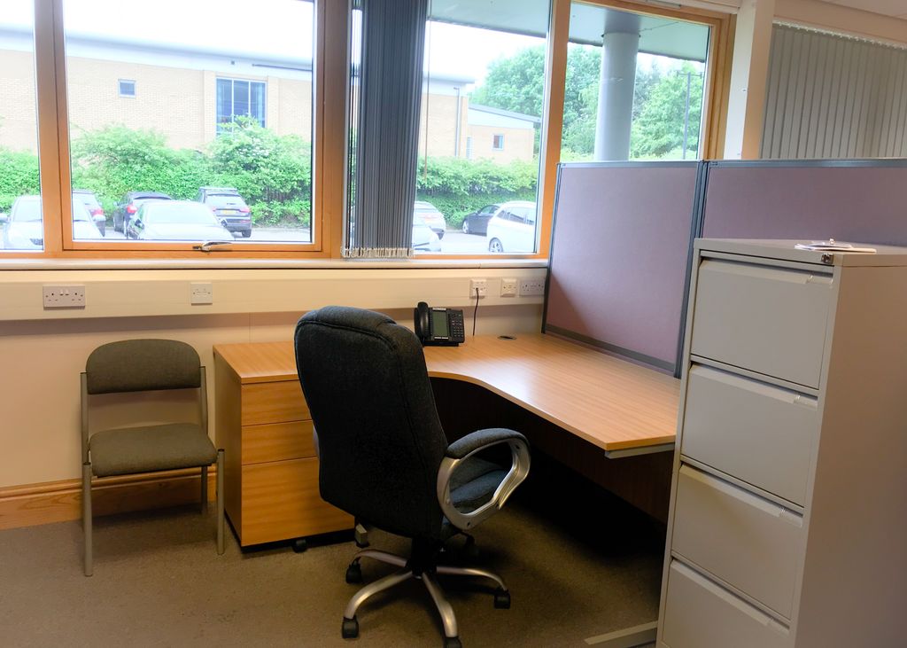 Property photo 1 of 9 Rent A Desk Space