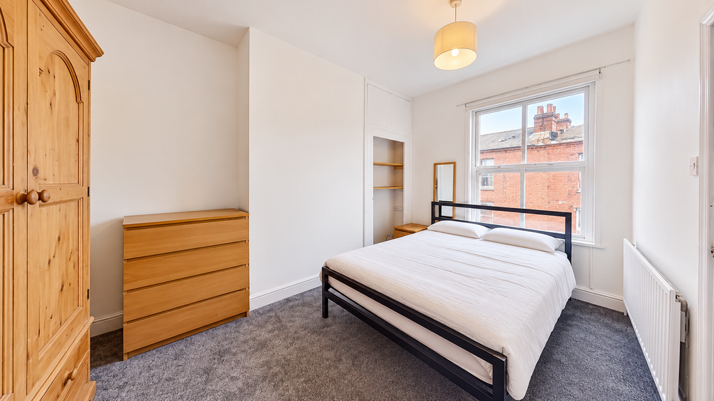 Property photo 3 of 10 Bright Minimalist Bedroom Retreat