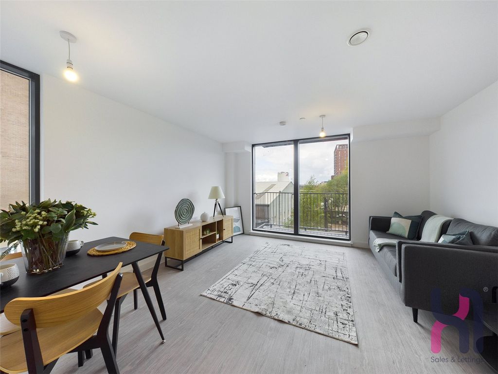 Property photo 3 of 11 Picture No. 06