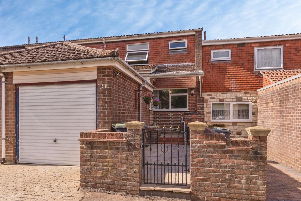 Property photo 1 of 21