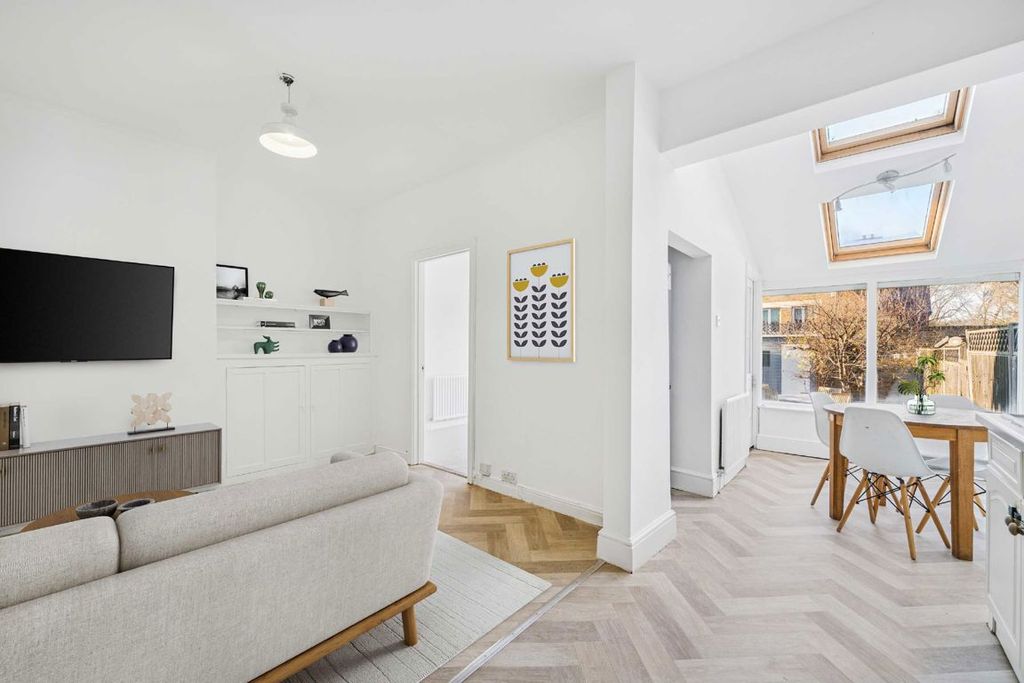 Property photo 2 of 6