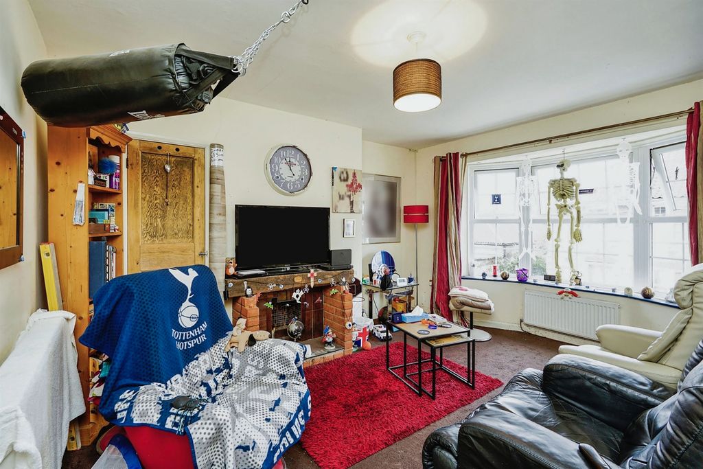 Property photo 2 of 15