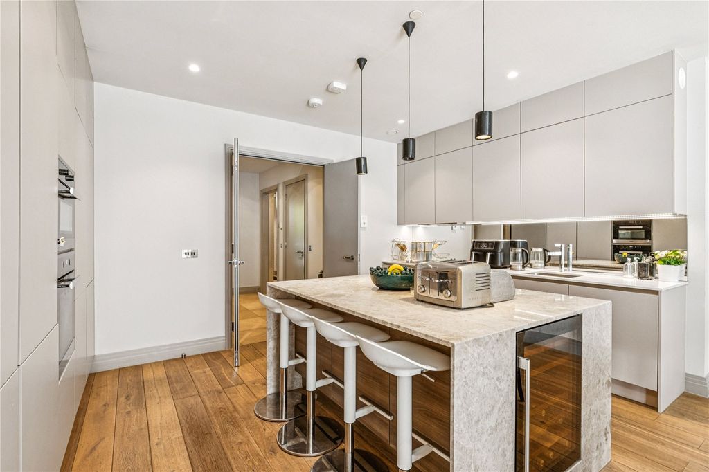 Property photo 3 of 20 Picture No. 05