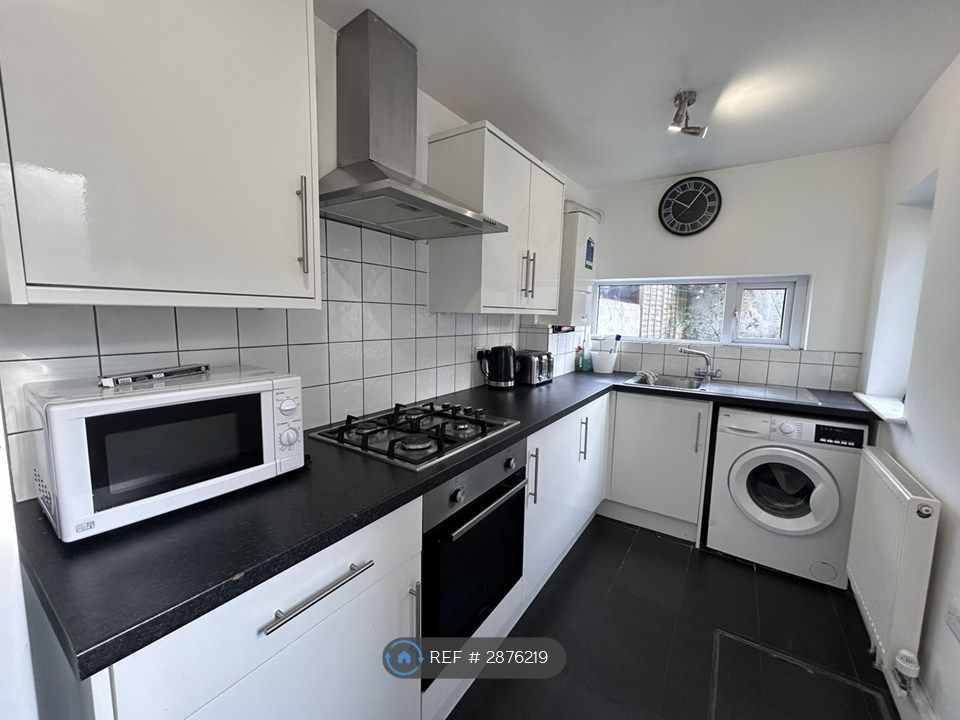 Property photo 2 of 14 Kitchen