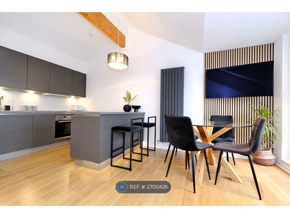 Property photo 2 of 25