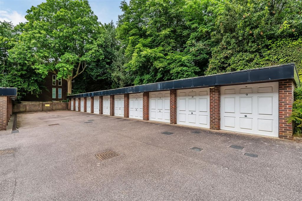 Additional image 23 of 3 bed flat for saleStack House, West Hill, Oxted RH8