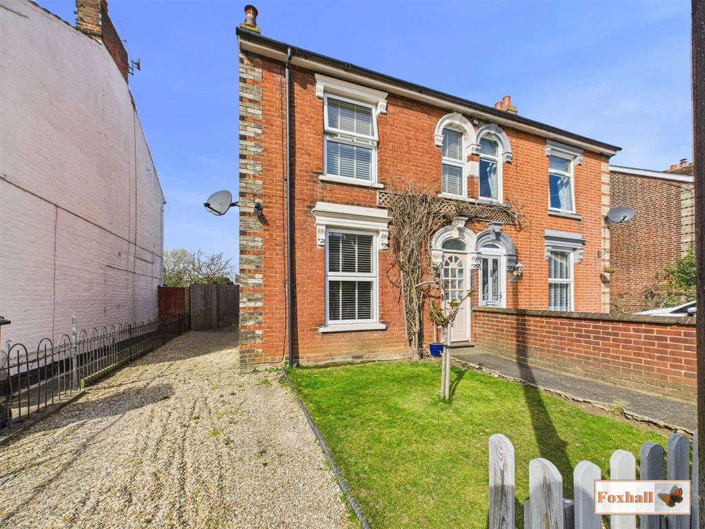 Property photo 1 of 27 Front Garden