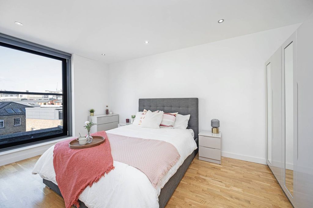 Property photo 3 of 9