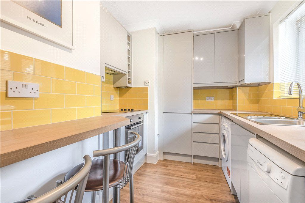 Property photo 2 of 7 Kitchen